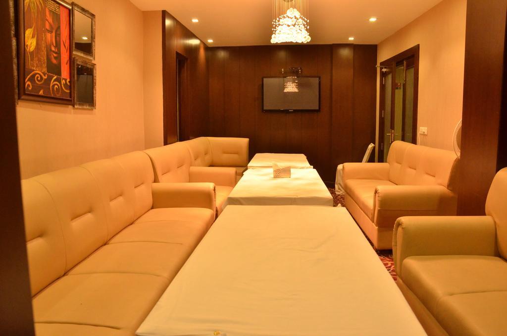 Hotel Down Town ชลันธระ ภายนอก รูปภาพ